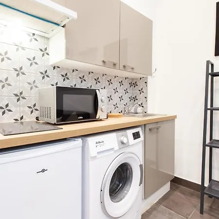 Spacious Studio In Batignolles
