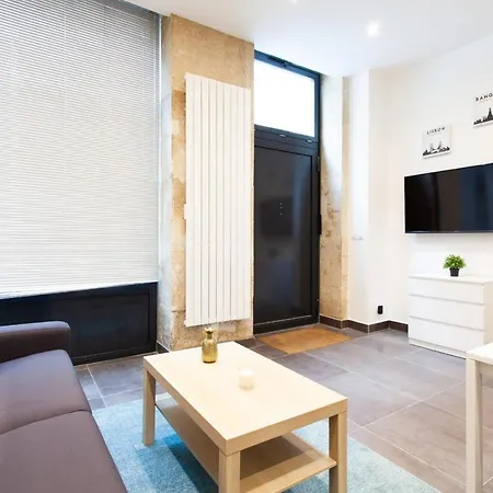 Spacious Studio In Batignolles Apartment